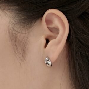 Silver S925 White Drop-shaped Pear-shaped Zircon Bezel Setting Glossy Design Small Beans Simple Fashion Design Ear Studs